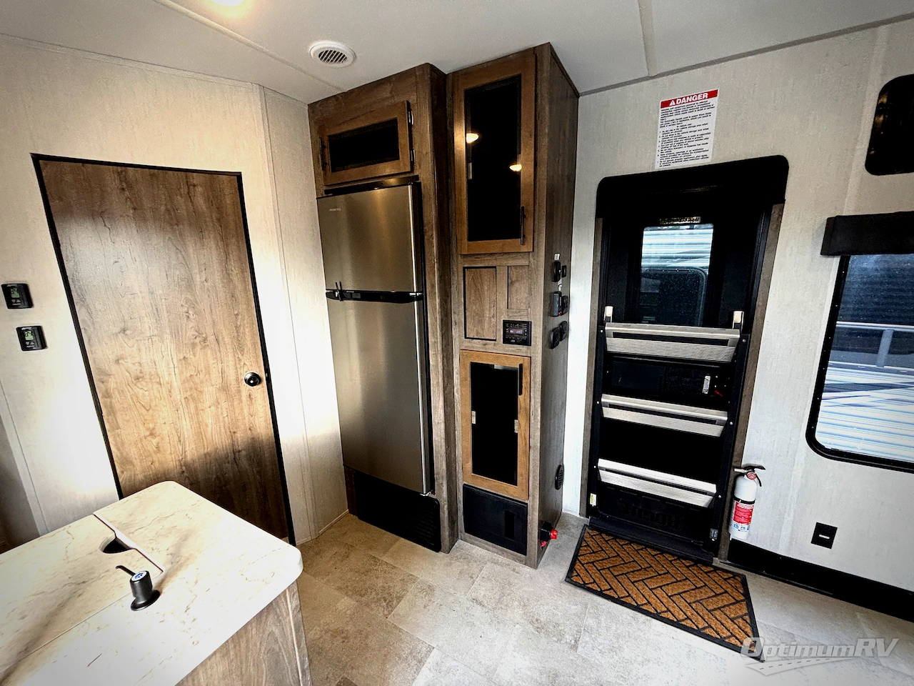 2022 Forest River Vengeance Rogue 29KS Photo 7