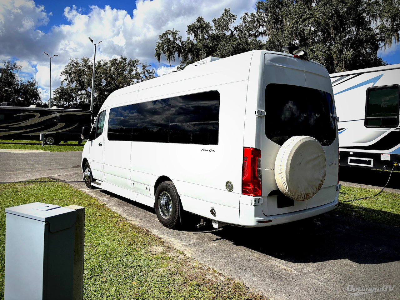 2021 American Coach American Patriot MD2 Lounge Photo 3