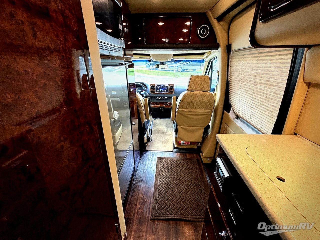 2021 American Coach American Patriot MD2 Lounge Photo 5