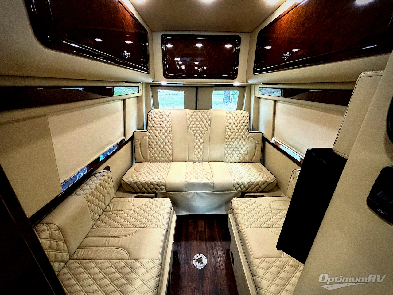 2021 American Coach American Patriot MD2 Lounge Photo 15