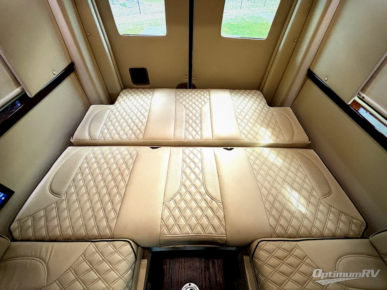 2021 American Coach American Patriot MD2 Lounge Photo 20