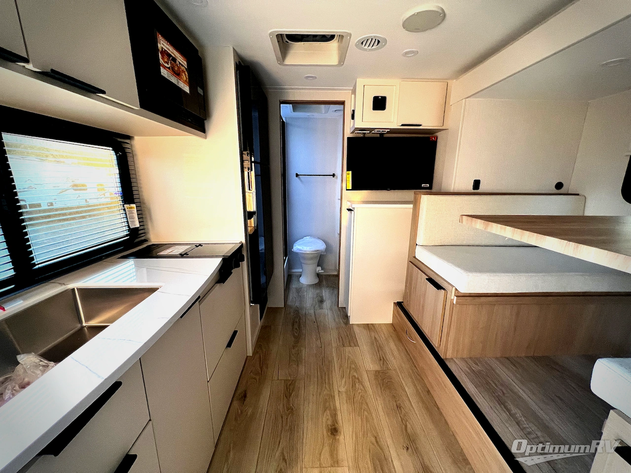 2026 Winnebago Micro Minnie 2108DS Photo 4