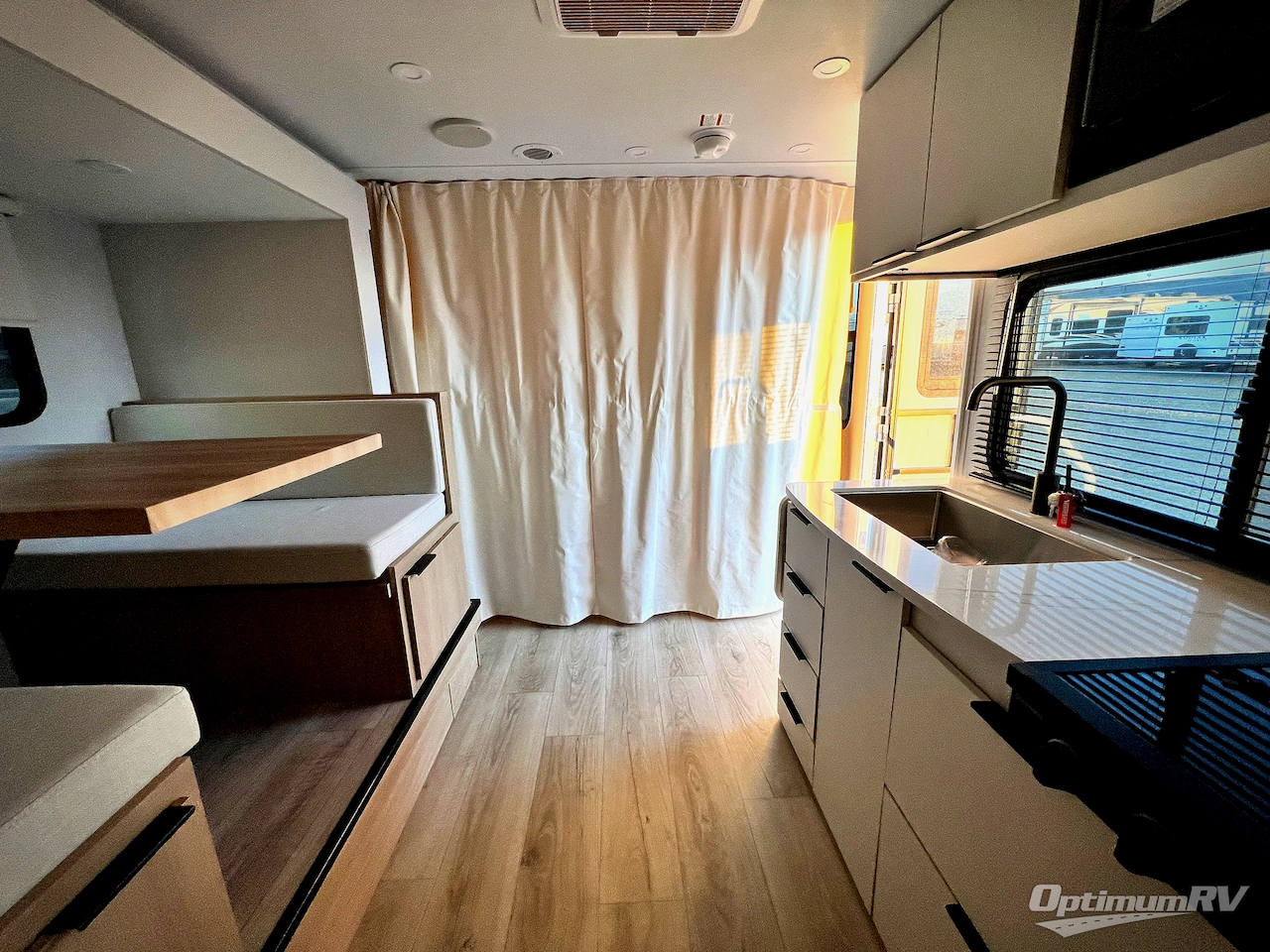 2026 Winnebago Micro Minnie 2108DS Photo 5