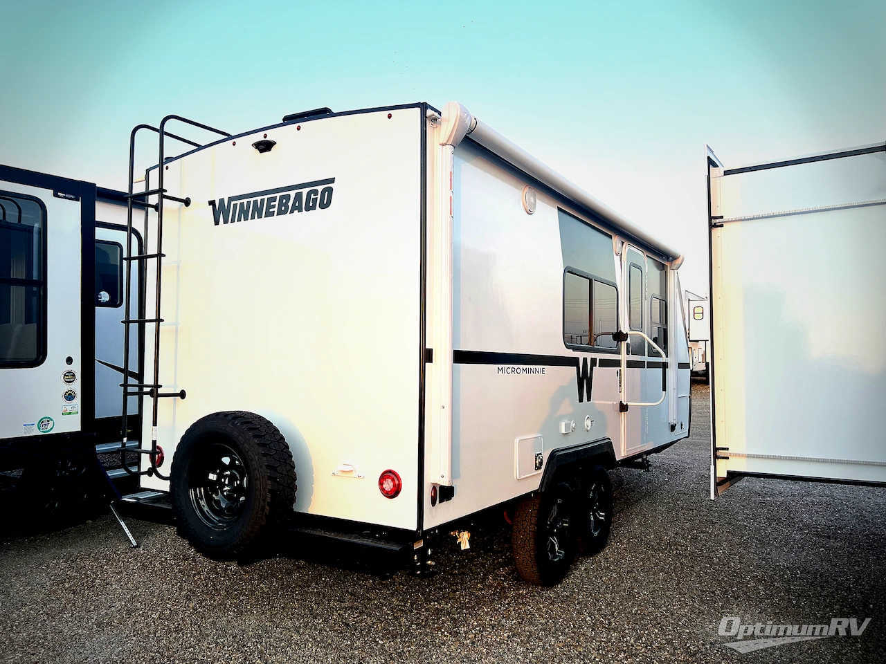 2026 Winnebago Micro Minnie 2108TB Photo 2