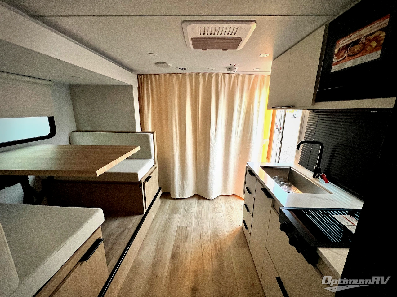 2026 Winnebago Micro Minnie 2108TB Photo 5