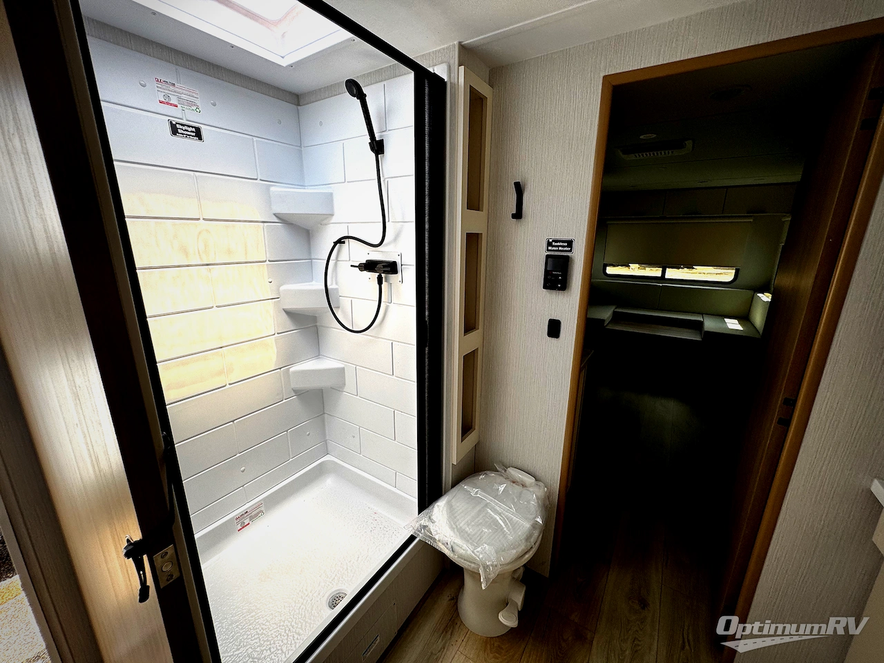 2026 Winnebago Thrive 25RLS Photo 3