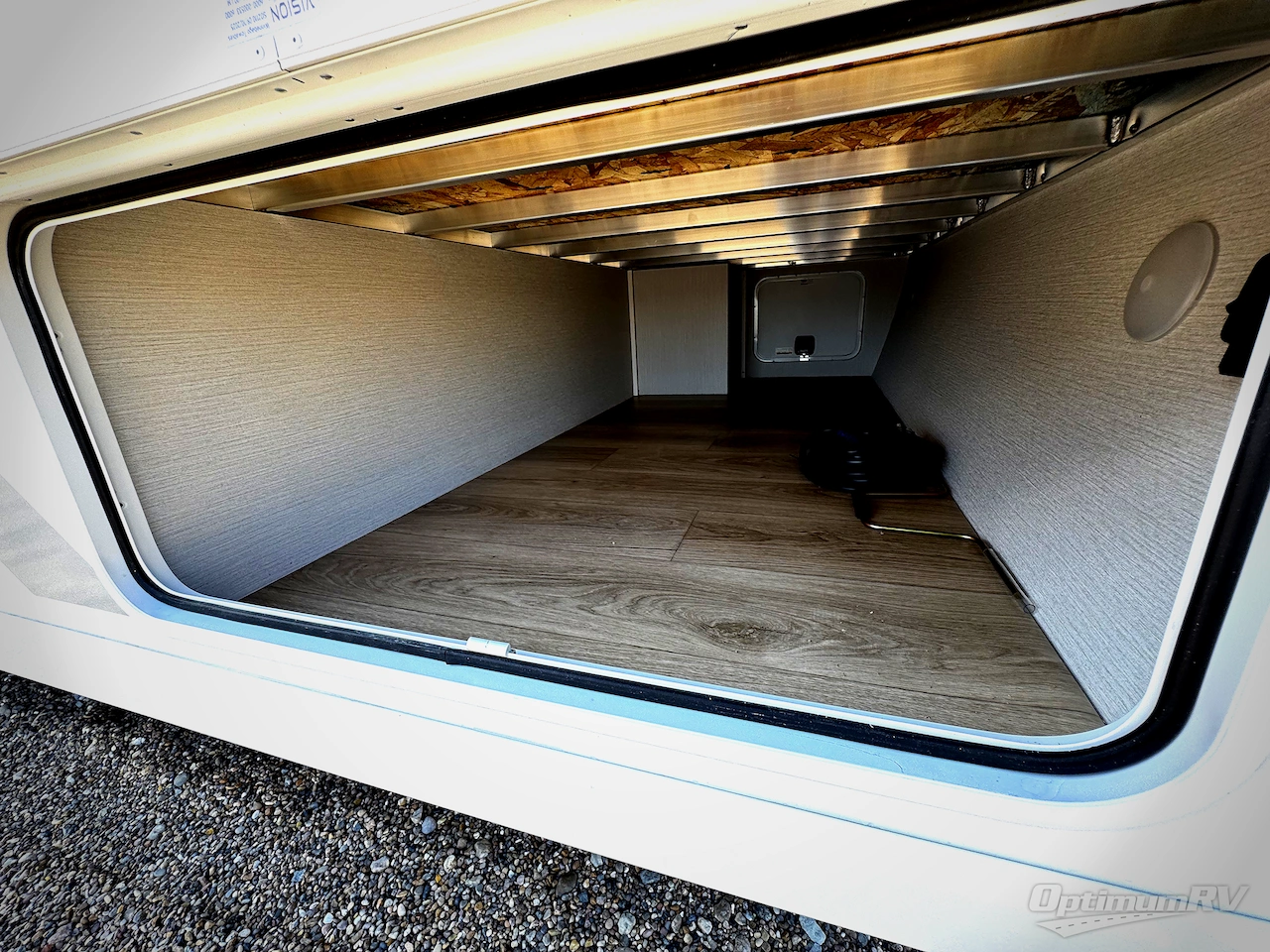 2026 Winnebago Thrive 18FBS Photo 3