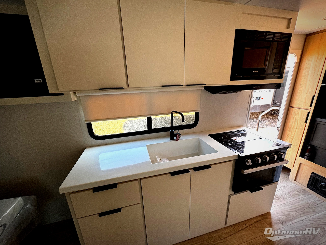 2026 Winnebago Thrive 18FBS Photo 9