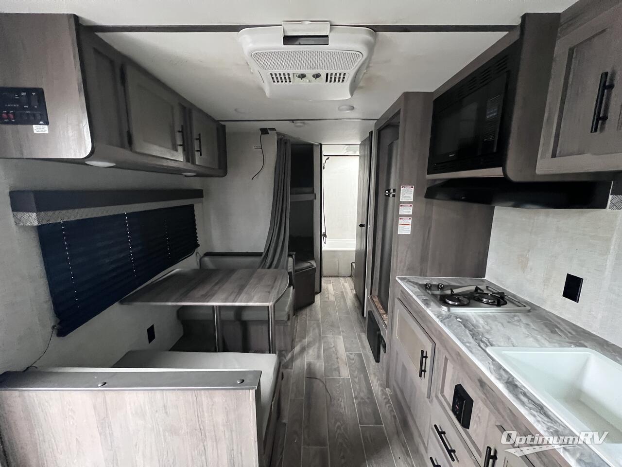 2022 Gulf Stream Kingsport Ultra Lite 248BH Photo 4