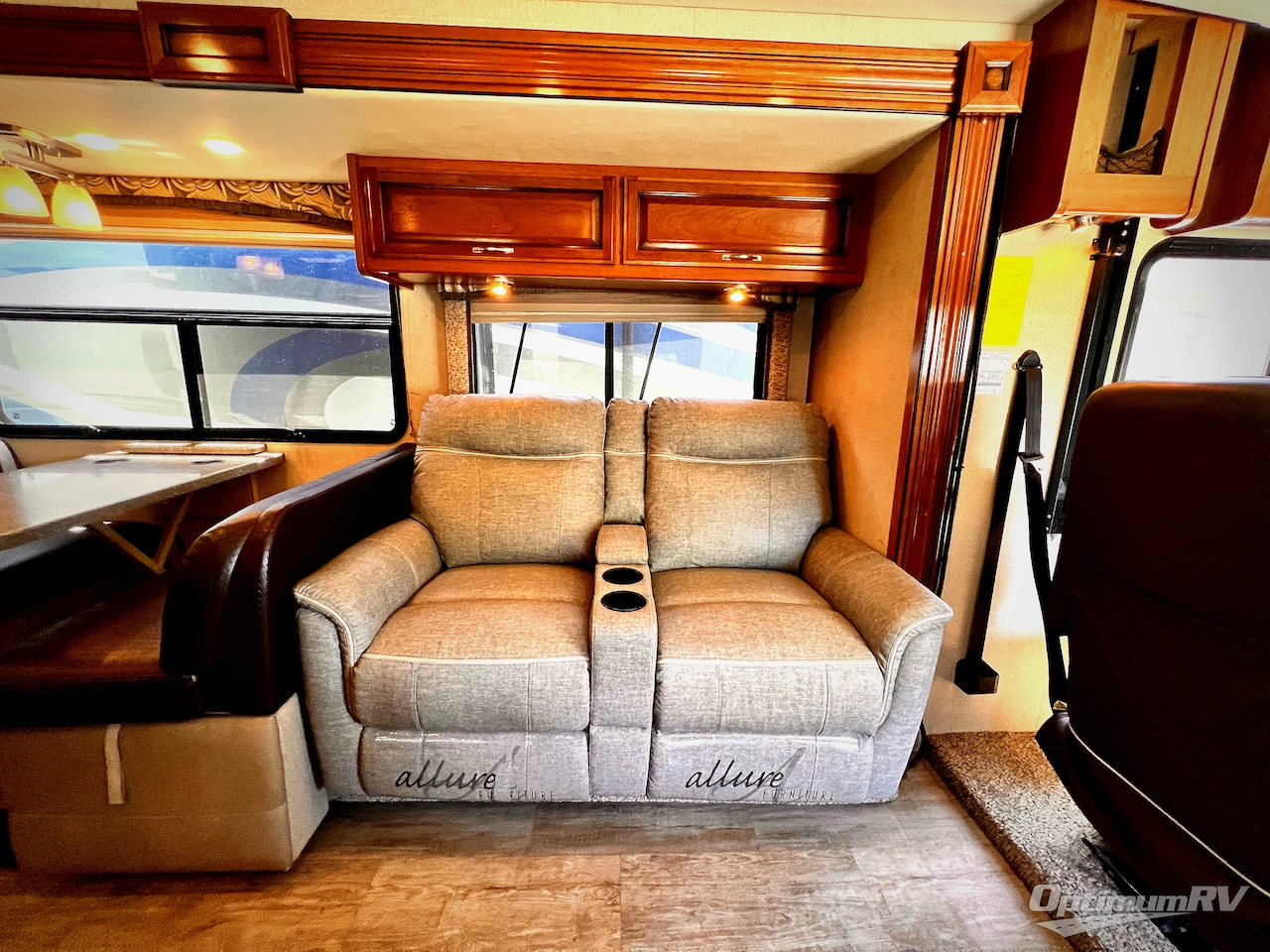 2017 Fleetwood Flair LXE 31W Photo 7