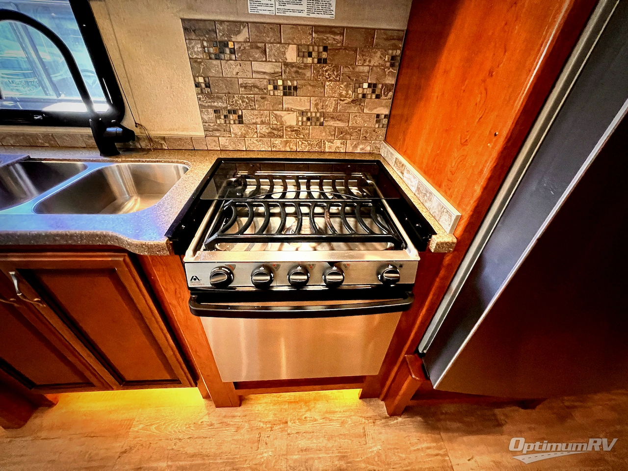 2017 Fleetwood Flair LXE 31W Photo 11
