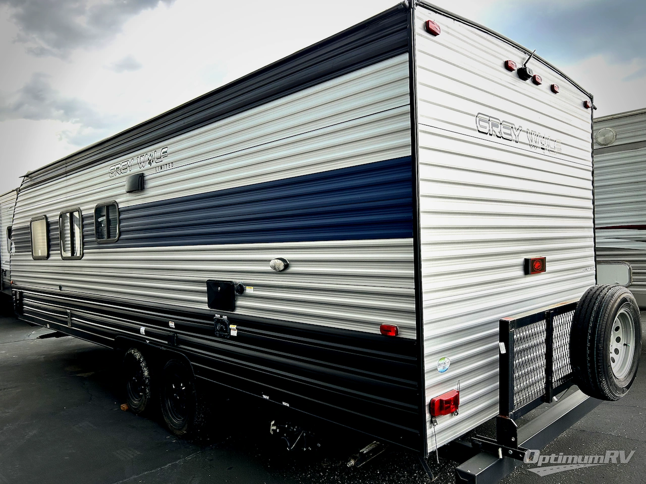 2022 Forest River Cherokee Grey Wolf 26DJSE Photo 3