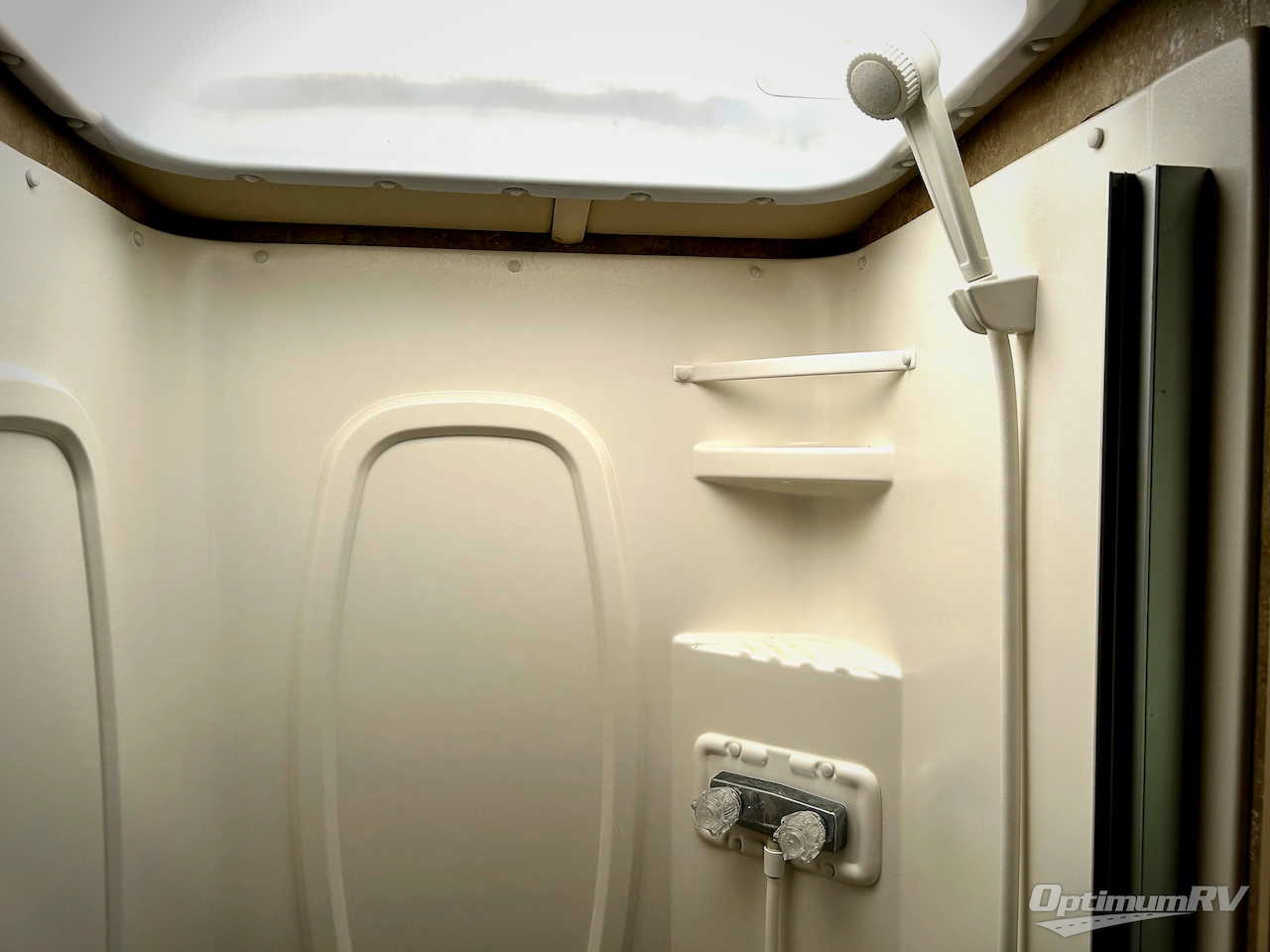 2014 Winnebago Vista 30T Photo 17