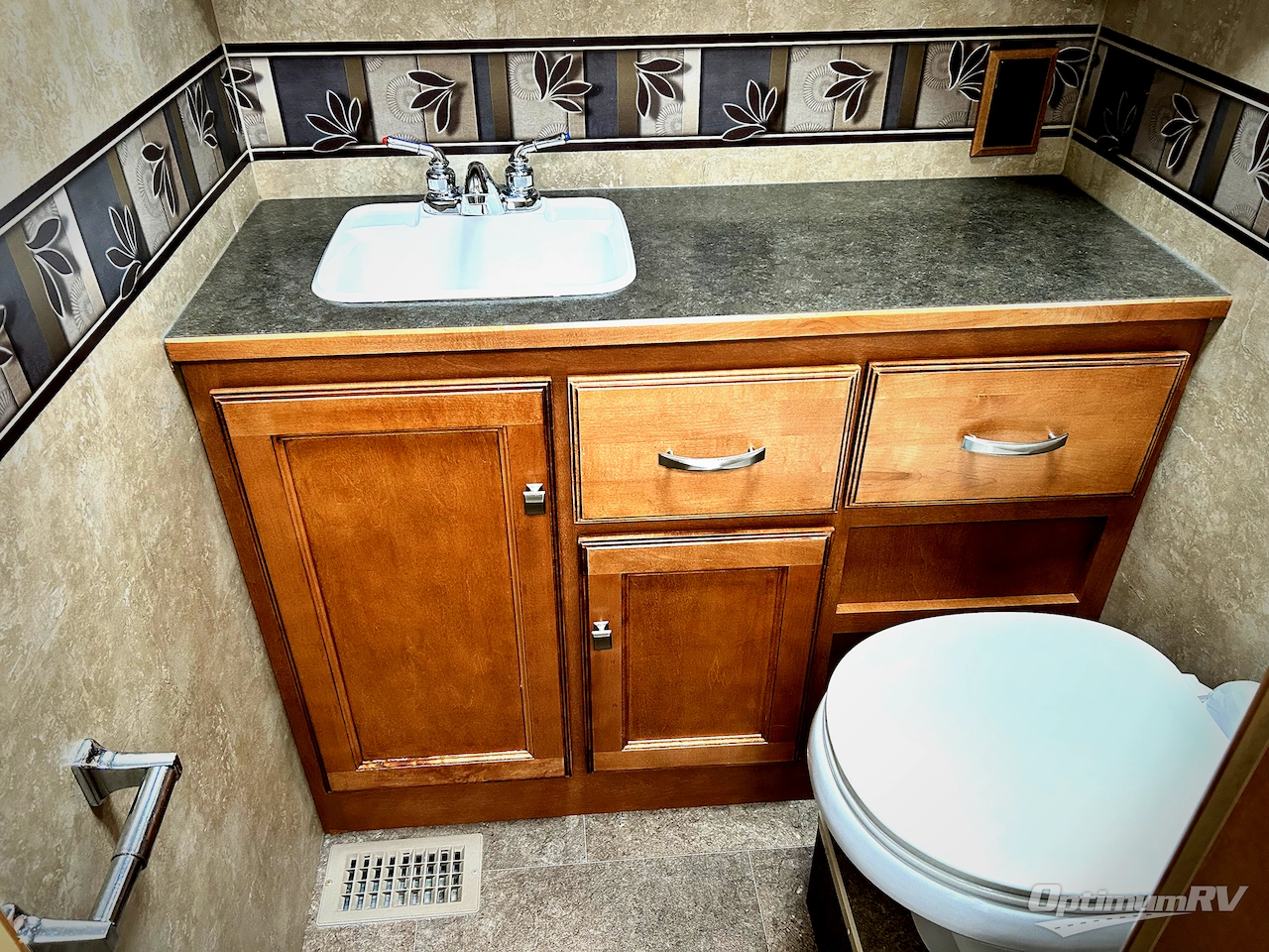 2014 Winnebago Vista 30T Photo 18