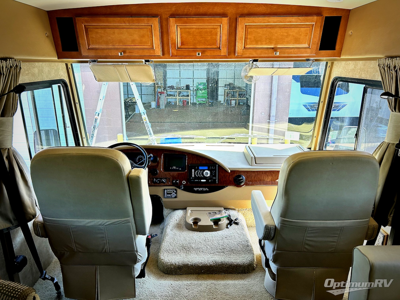 2014 Winnebago Vista 30T Photo 20