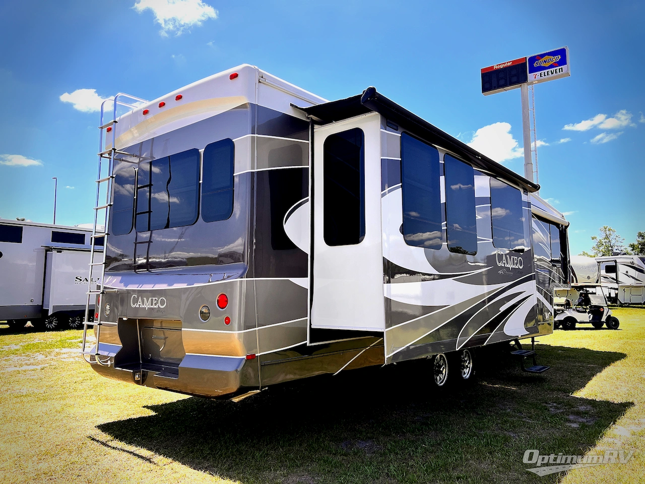 2009 Carriage Cameo 37RES Photo 3