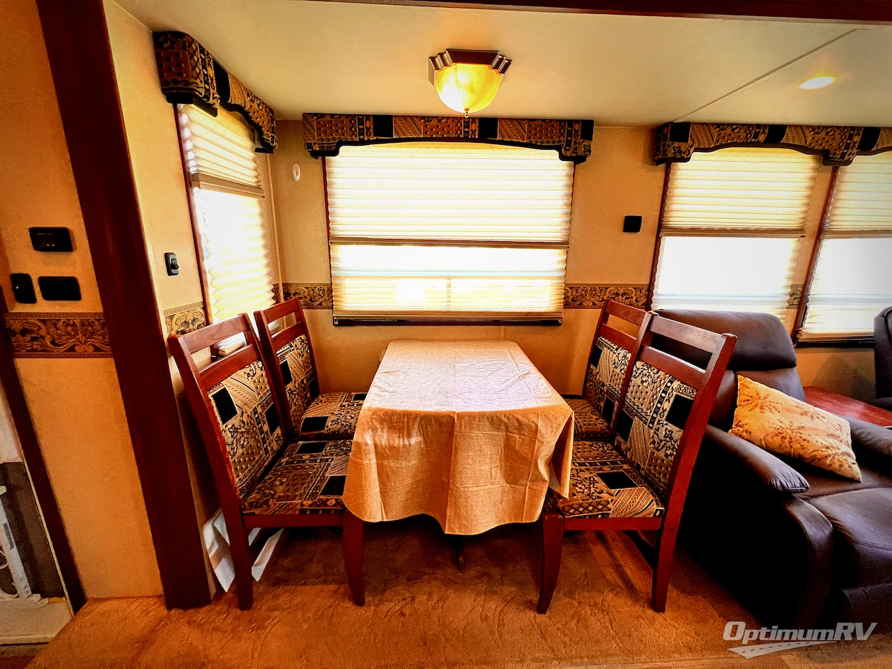 2009 Carriage Cameo 37RES Photo 10