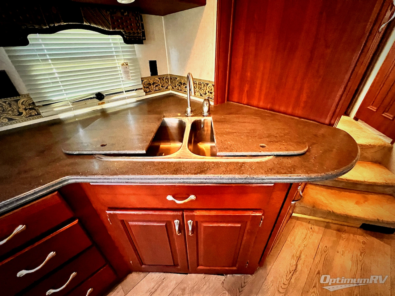 2009 Carriage Cameo 37RES Photo 12