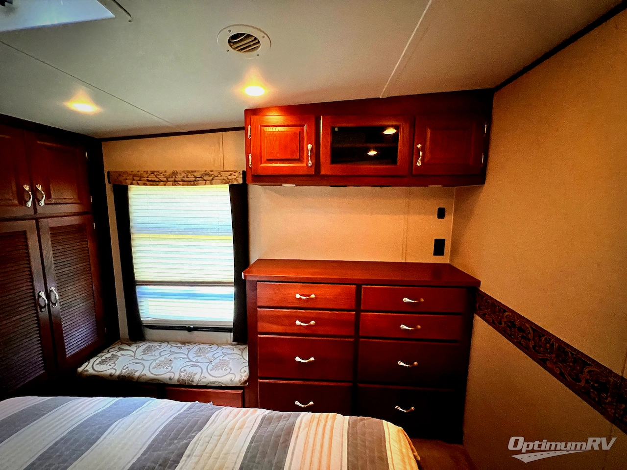 2009 Carriage Cameo 37RES Photo 18
