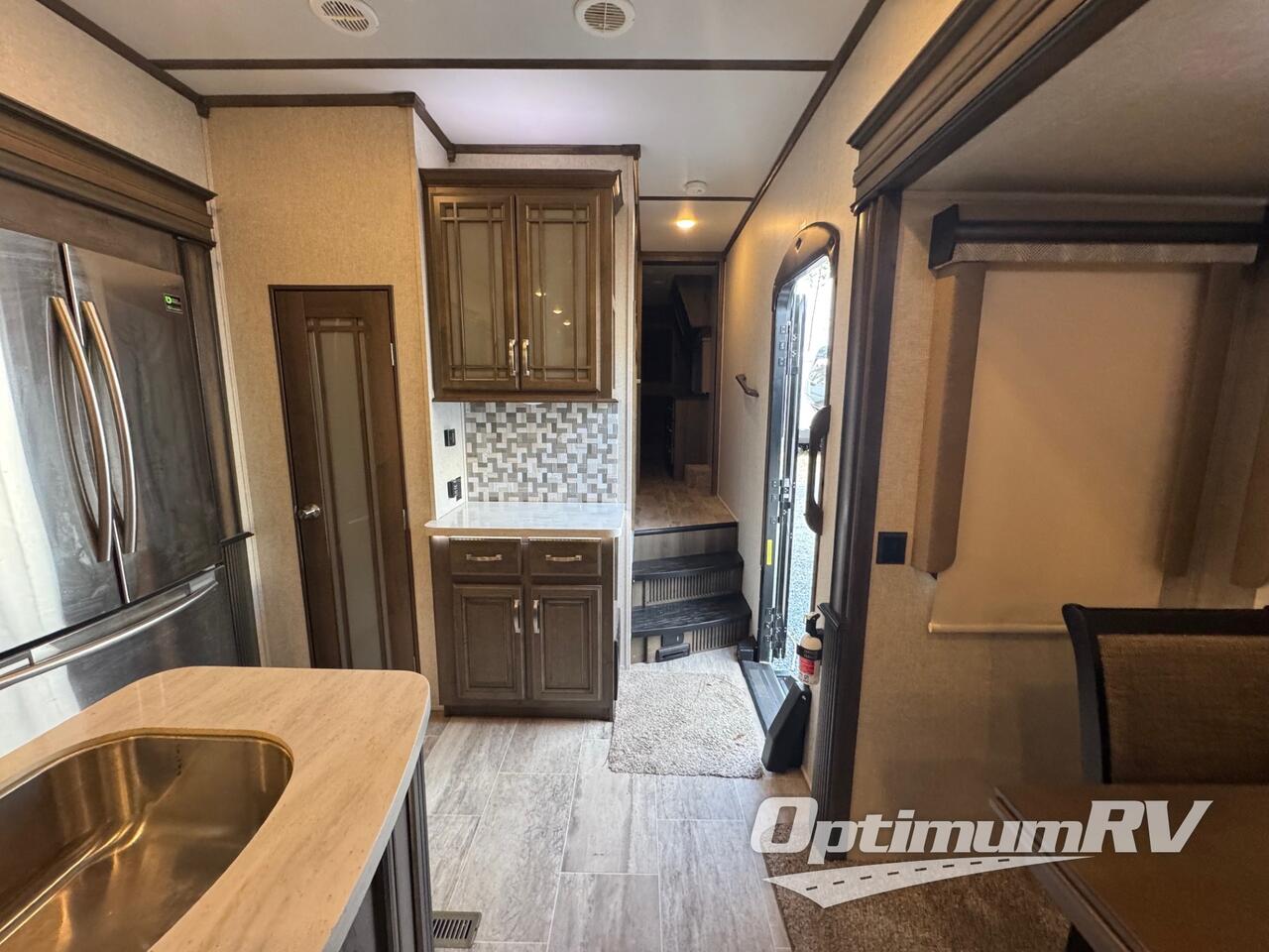 2019 Keystone Montana 3791RD Photo 12