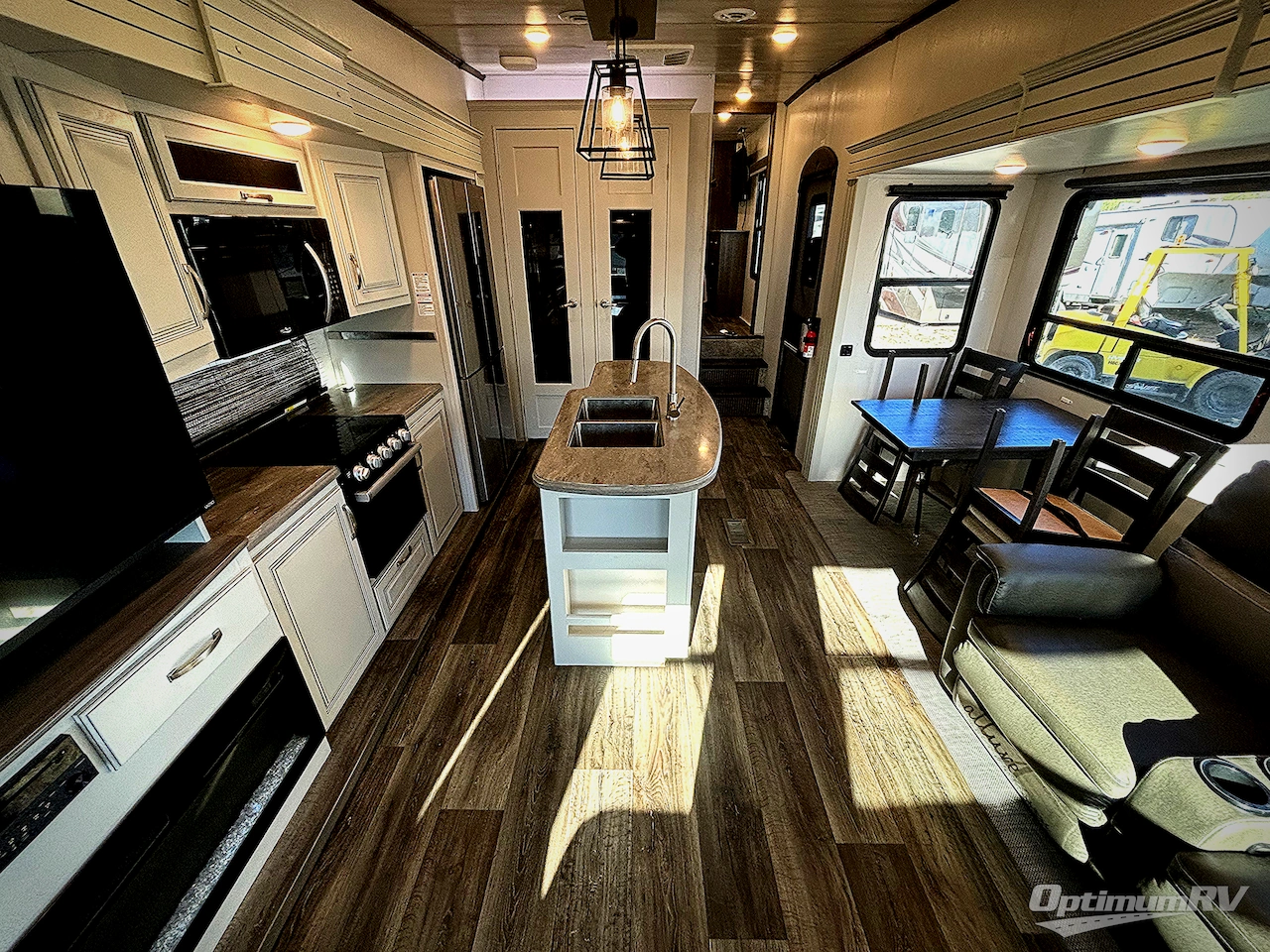 2022 Keystone Cougar 355FBS Photo 5