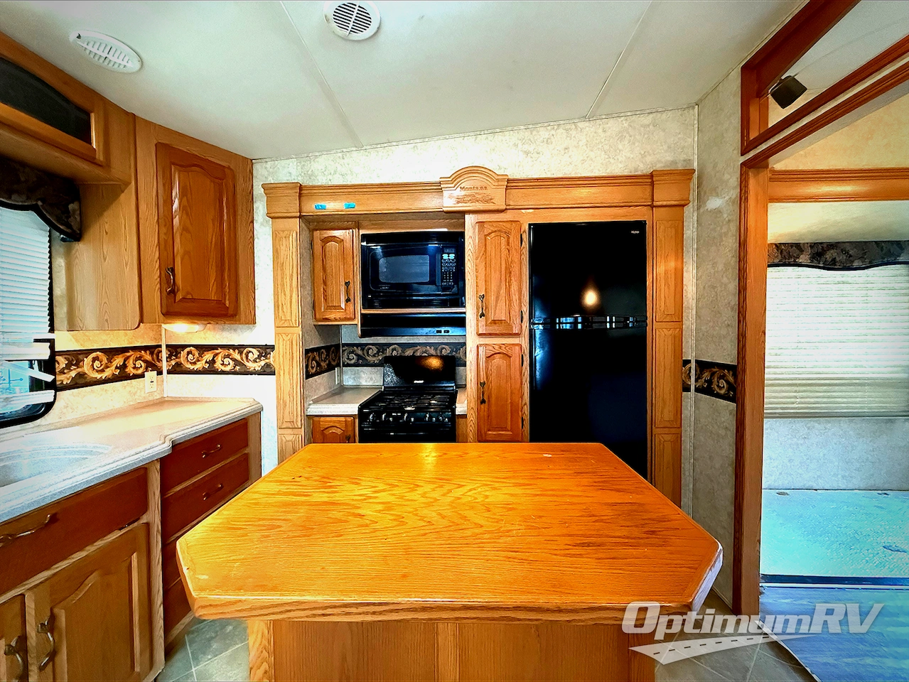 2007 Keystone Montana 3500RL Photo 4