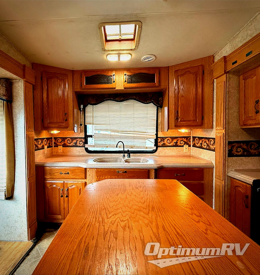 2007 Keystone Montana 3500RL Photo 5