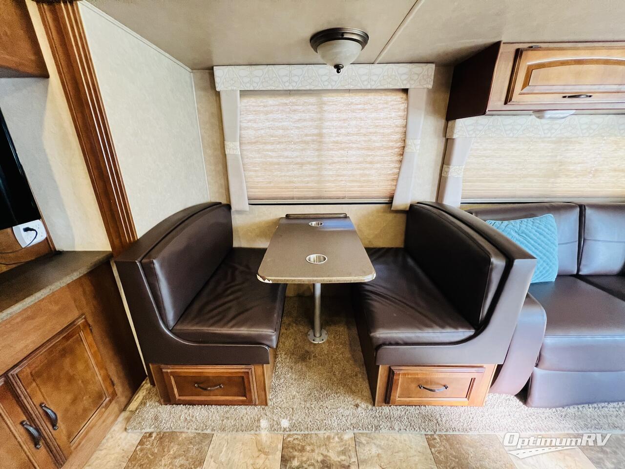 2014 Coachmen Mirada 34BH Photo 12