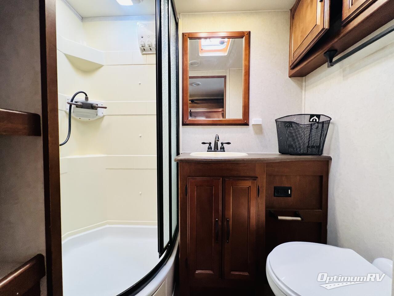 2014 Coachmen Mirada 34BH Photo 22