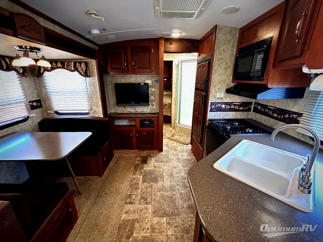 2012 Keystone Cougar X-Lite 24RLS Photo 5