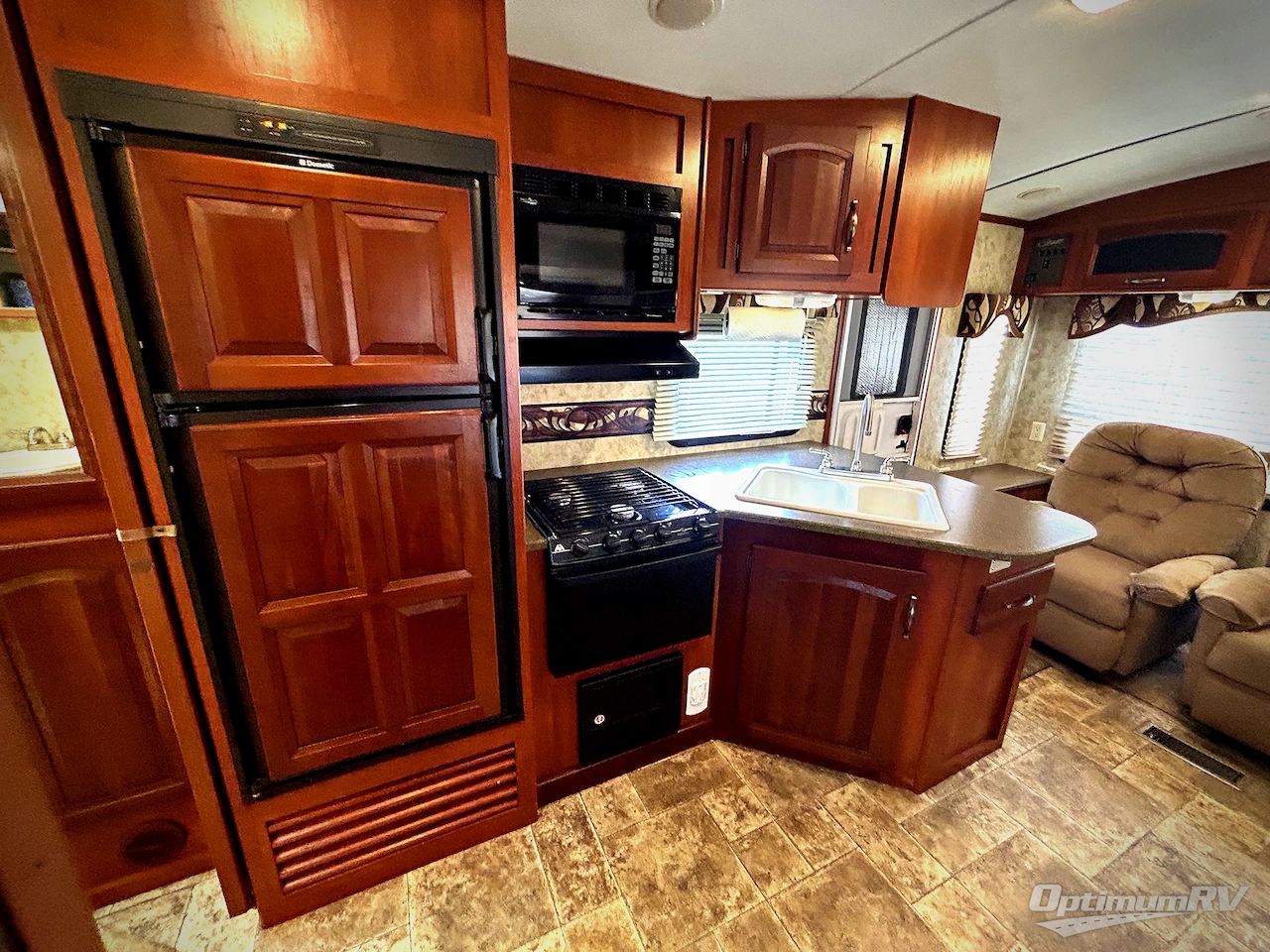 2012 Keystone Cougar X-Lite 24RLS Photo 12