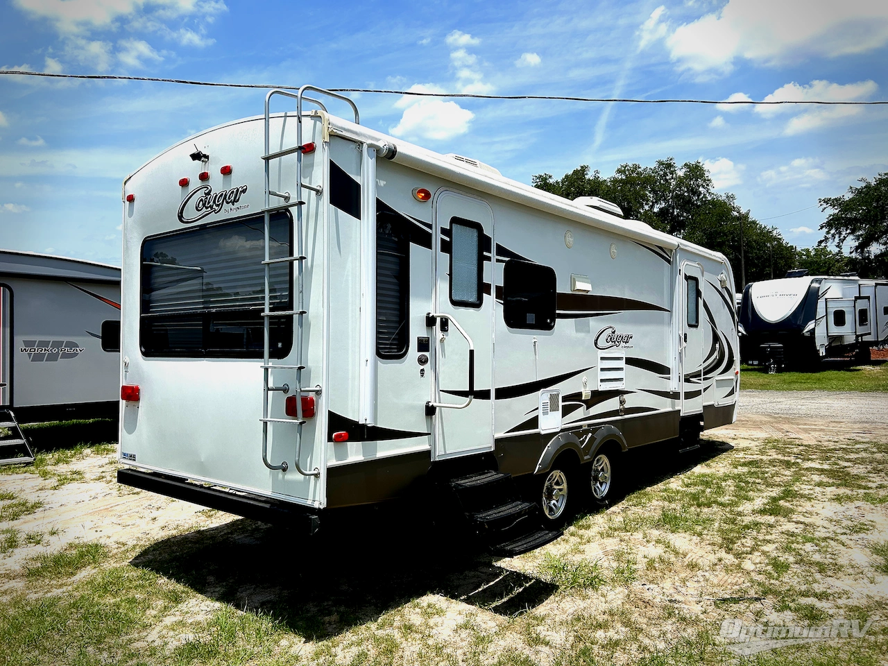 2012 Keystone Cougar X-Lite 24RLS Photo 2