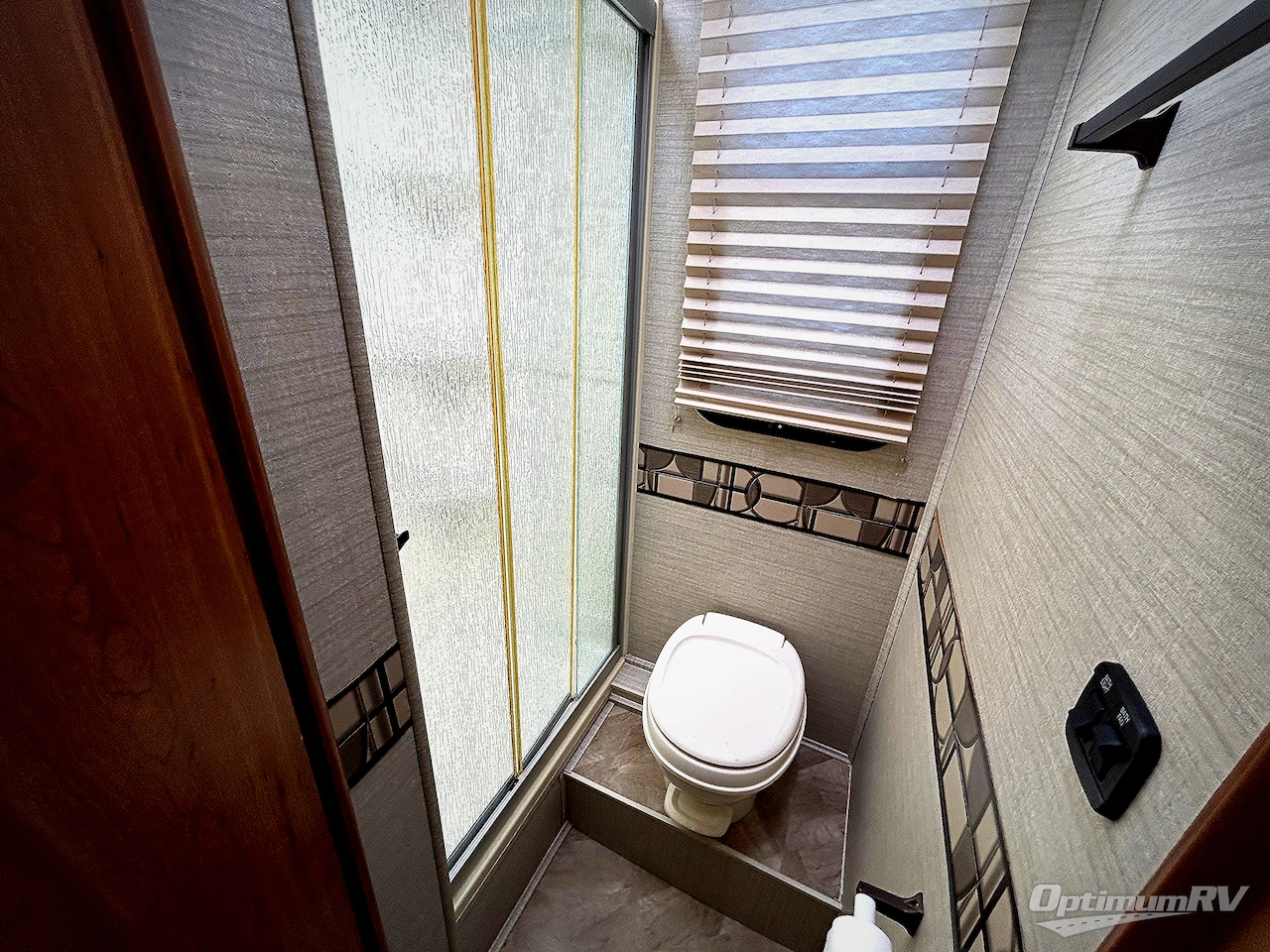 2017 Jayco Melbourne 24M Photo 15