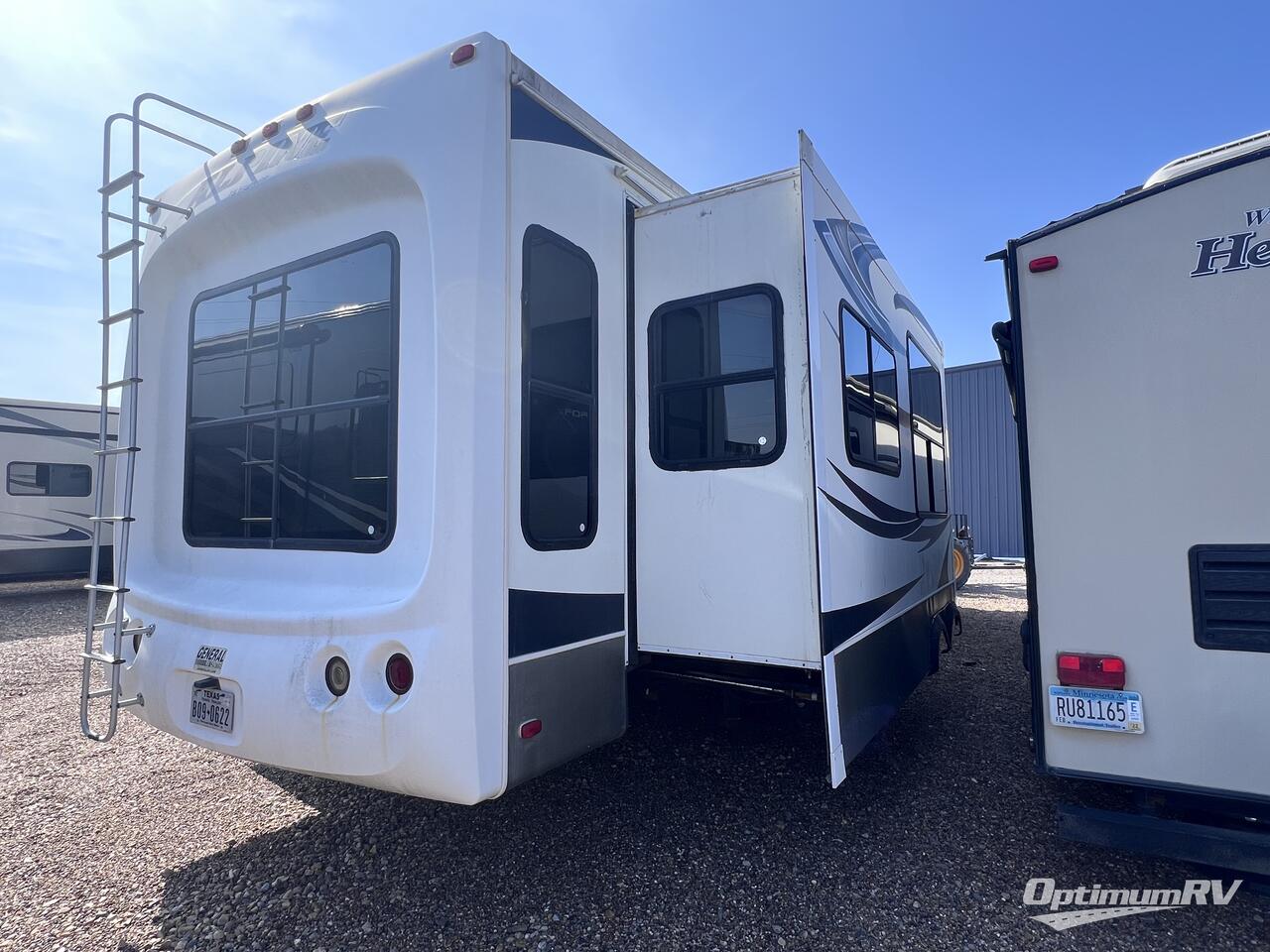 2013 Keystone alpine 3555RL Photo 2