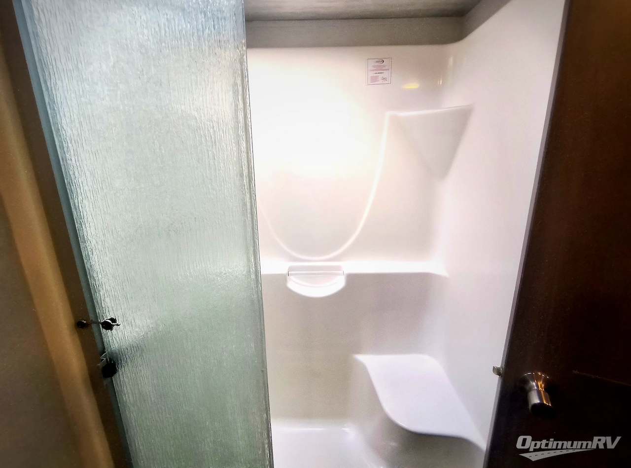 2021 Keystone Montana 3781RL Photo 14