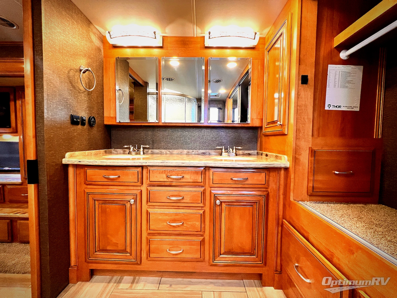 2016 Thor Tuscany 45AT Photo 26