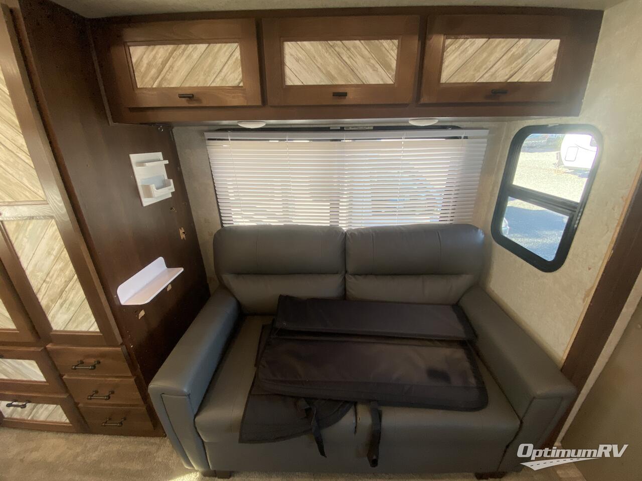 2019 Forest River Sunseeker MBS 2400S Photo 12