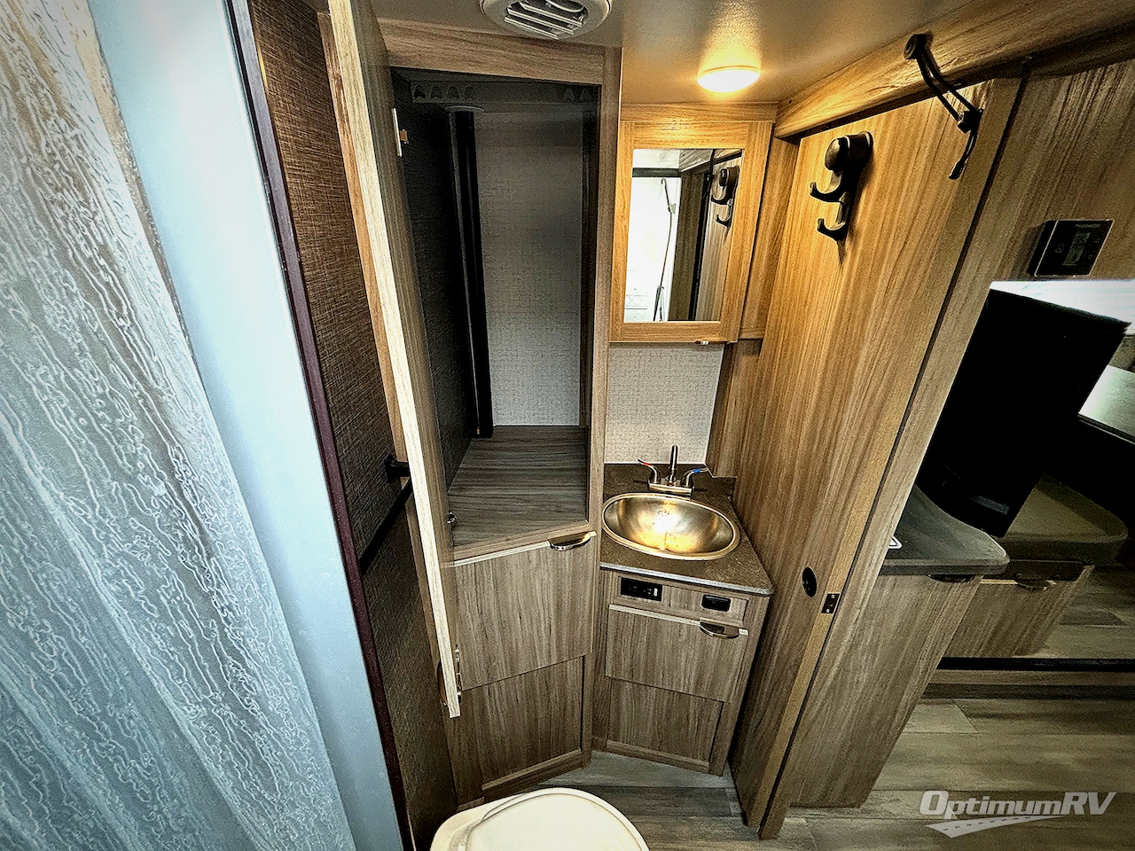 2021 Winnebago Towables Micro Minnie 2108DS Photo 12