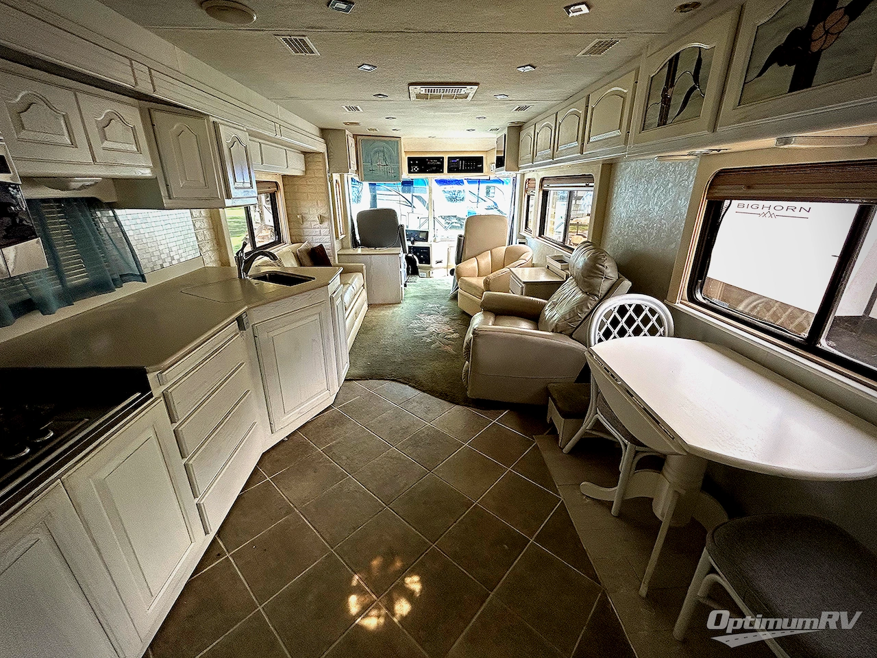 1999 Country Coach Affinity 40 Photo 5