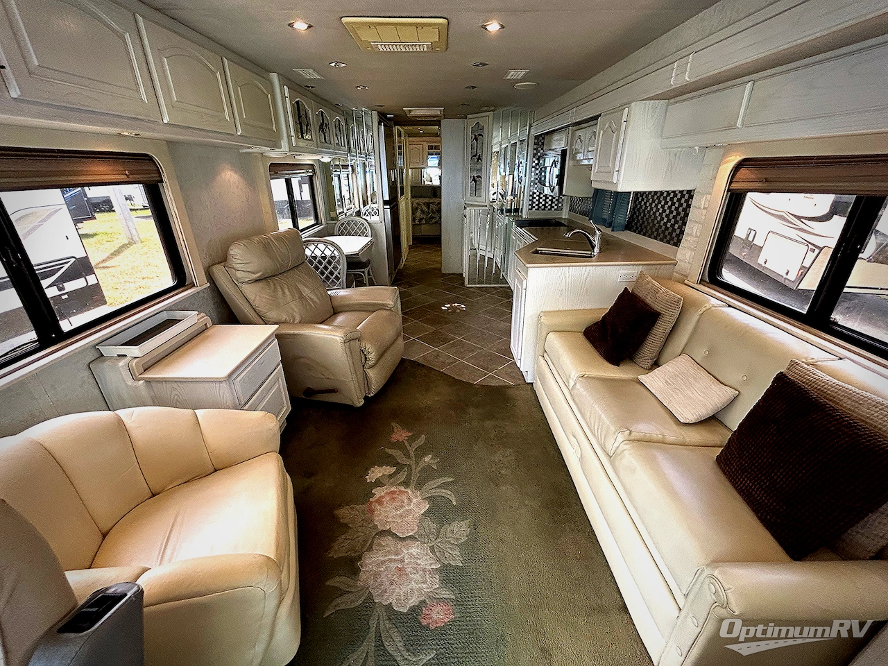 1999 Country Coach Affinity 40 Photo 4