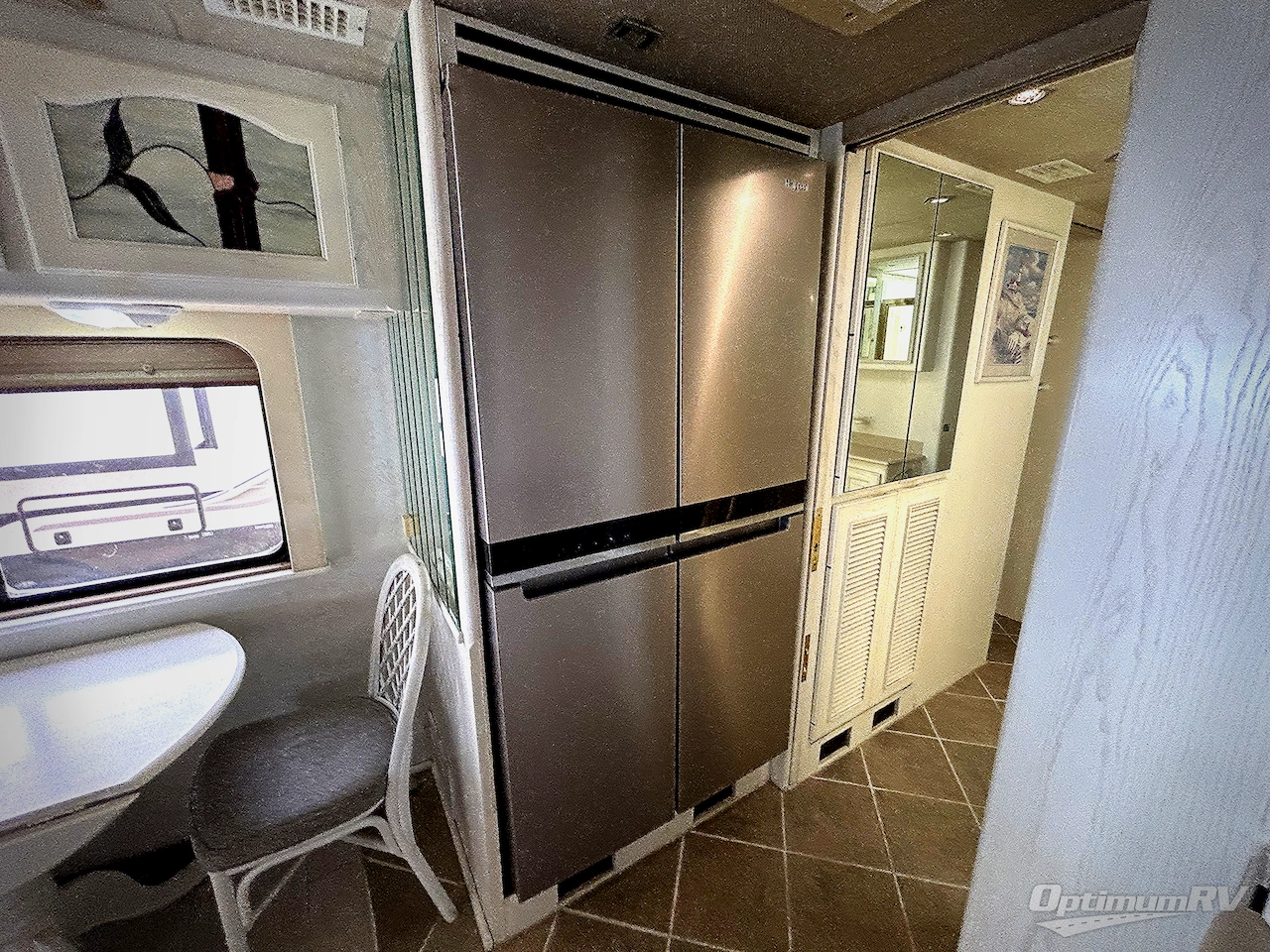 1999 Country Coach Affinity 40 Photo 14