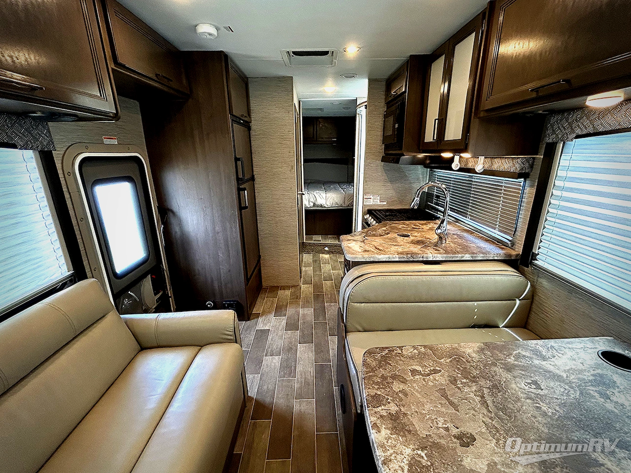 2022 Thor Chateau 28A Photo 7