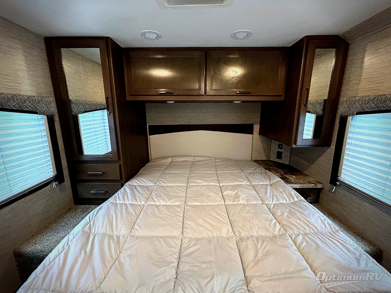 2022 Thor Chateau 28A Photo 18