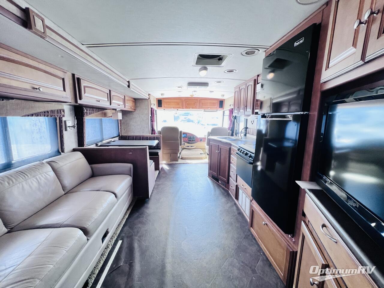 2012 Winnebago Vista 35F Photo 5