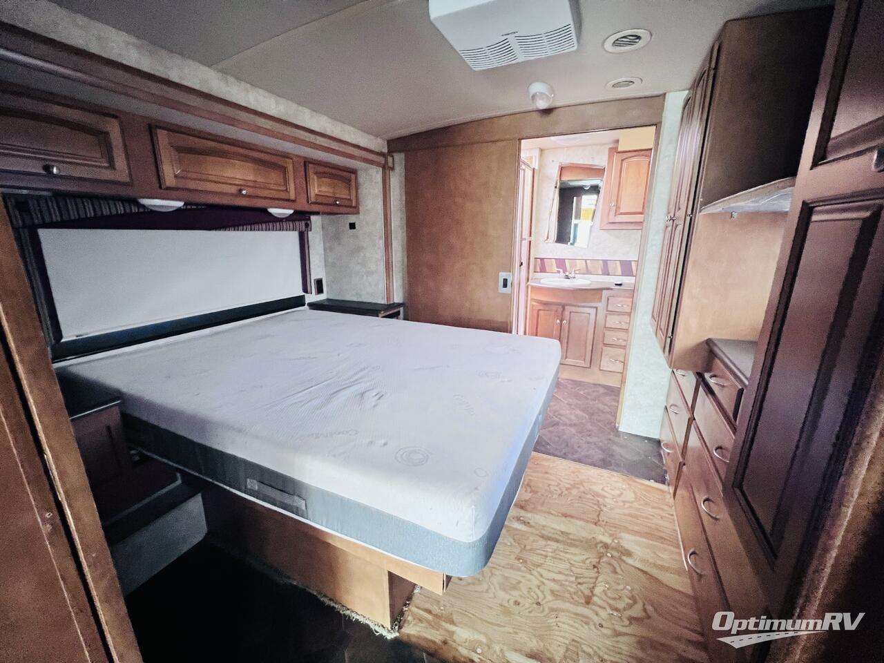 2012 Winnebago Vista 35F Photo 19