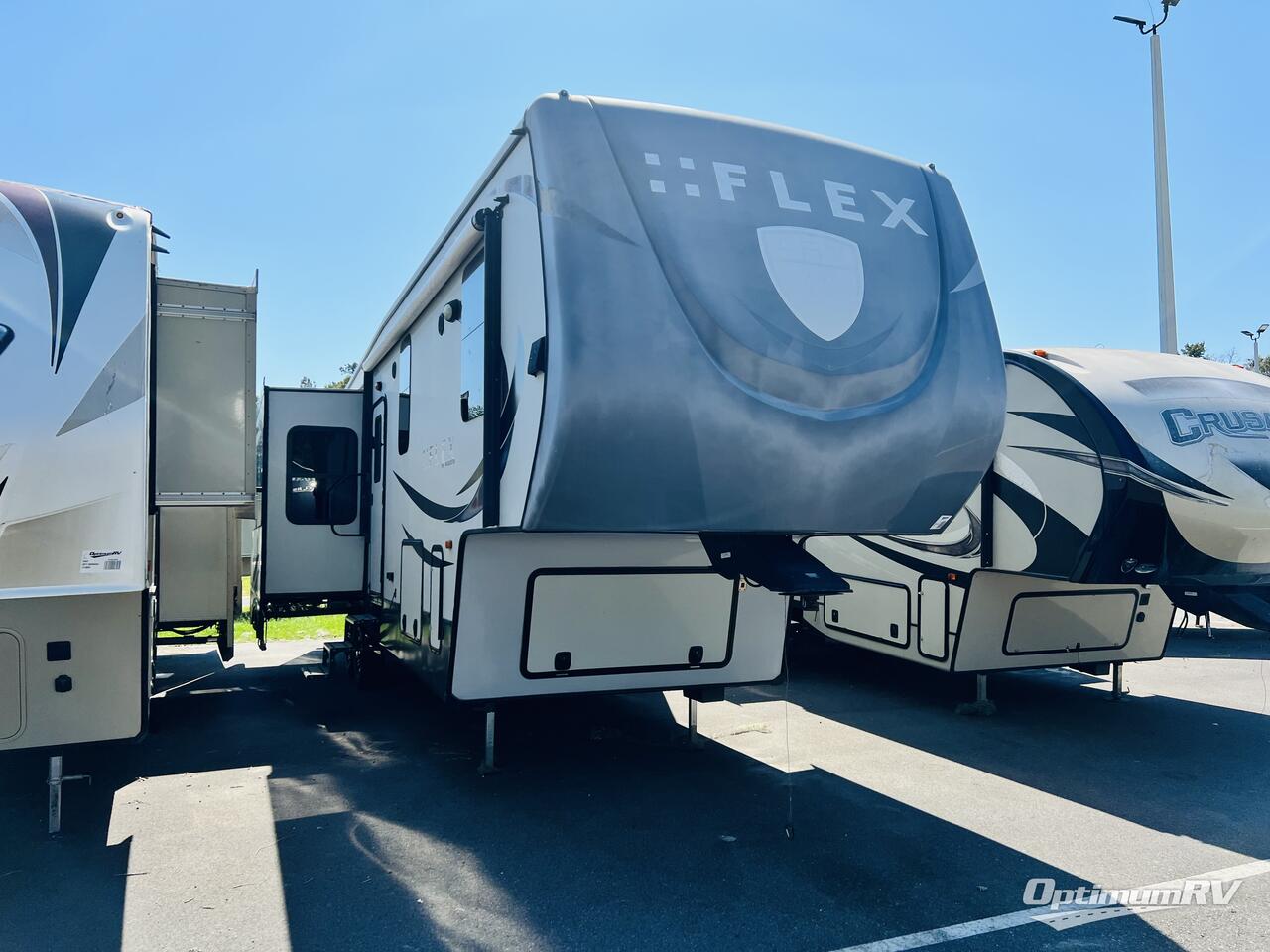 2015 Augusta RV Flex AF 34RS Photo 1