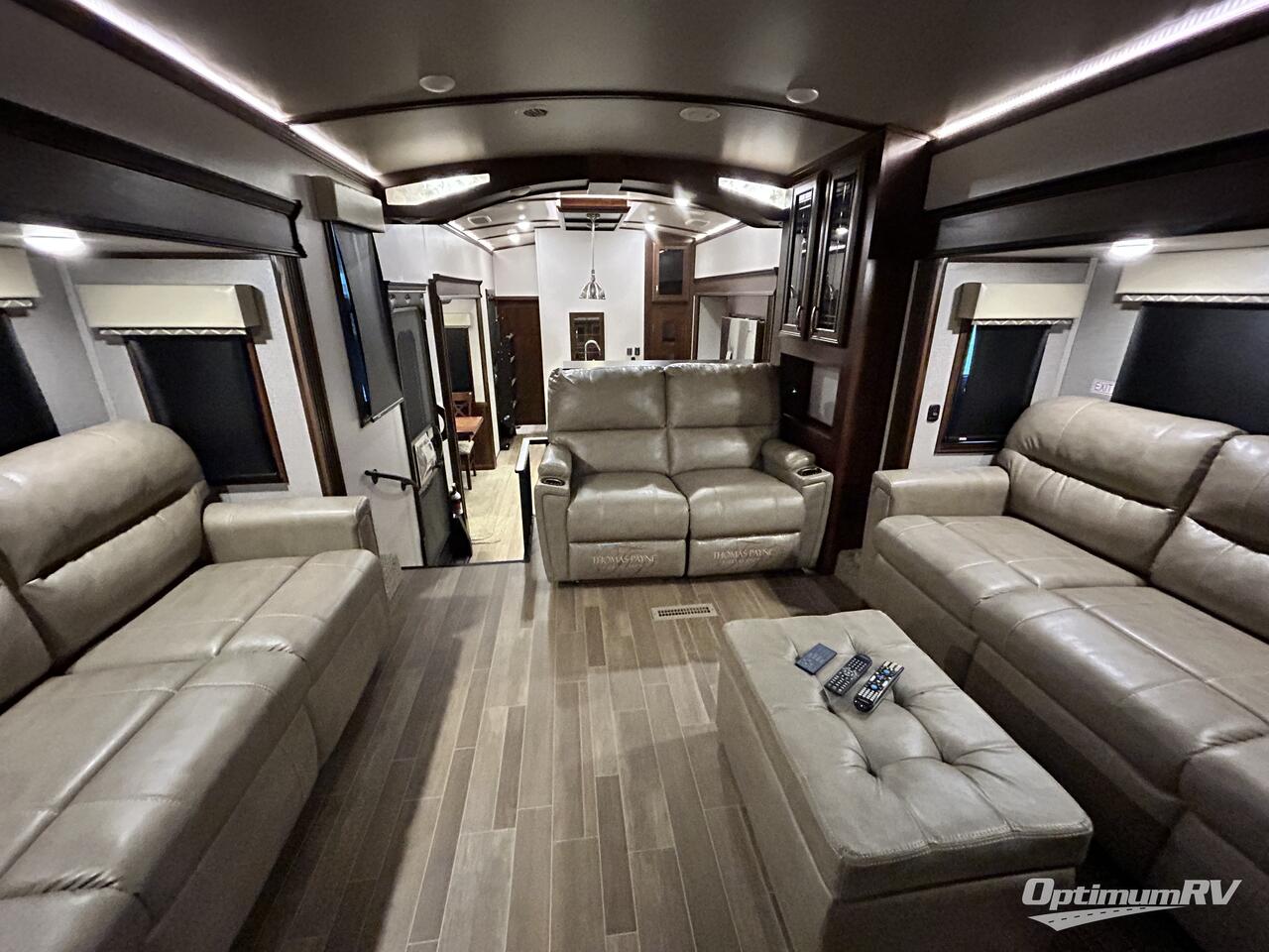 2019 Jayco Pinnacle 38FLWS Photo 5