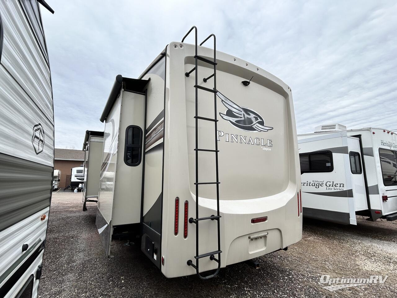 2019 Jayco Pinnacle 38FLWS Photo 3