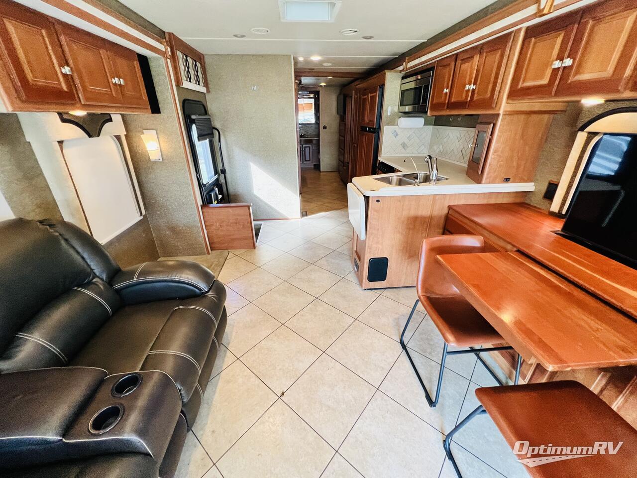 2014 Itasca Suncruiser 37F Photo 7