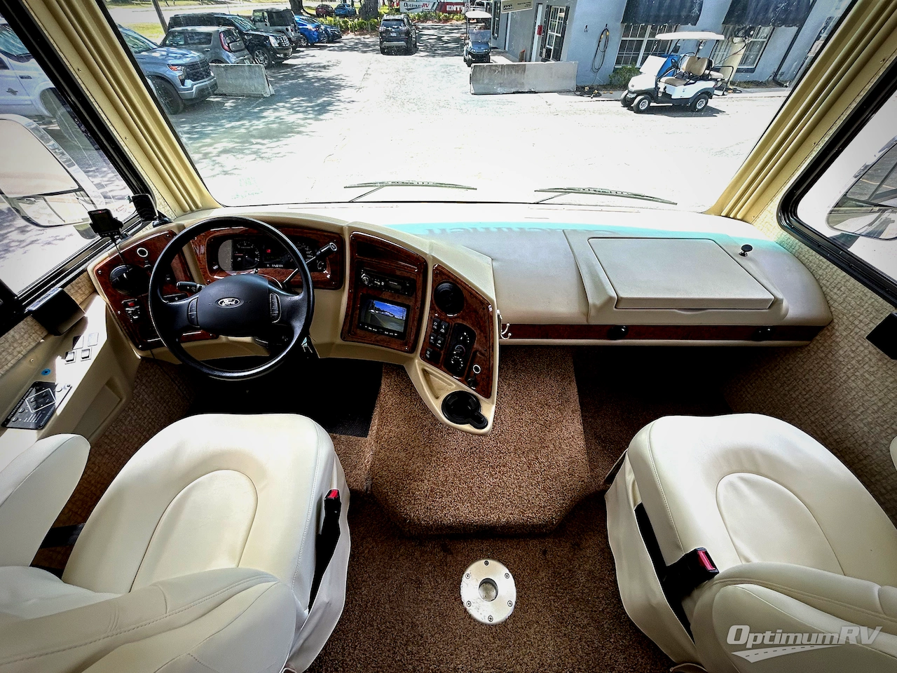 2015 Coachmen Mirada 35LS Photo 8